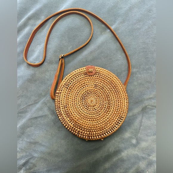 Unbranded Handbags - New Round Rattan Crossbody Bag 8" Woven Straw Purse White Striped Lining Pockets